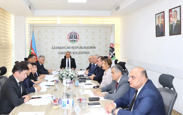 İntizam pozuntularına görə 2 vəkilə töhmət verilib, 1 vəkil cərimələnib