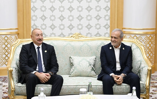 İlham Əliyevin İran Prezidenti ilə görüşü keçirilib