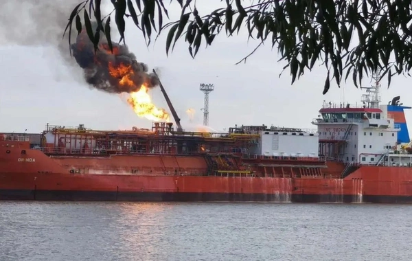 Qara dənizdə Türkiyə bayrağı altında üzən gəmi vuruldu