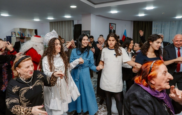 Ahıl şəxslər üçün sosial xidmət müəssisəsində Yeni il süfrəsi açılıb