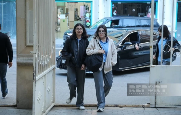 Bakıda 53 nömrəli tam orta məktəbdə vahid məktəbli geyimi ilə bağlı qərarın icrasına nəzarət olunur