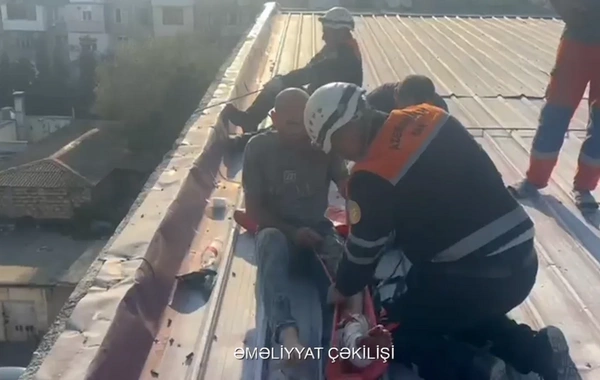 Sumqayıtda tikilidə təmir işləri aparan şəxs xəsarət alıb