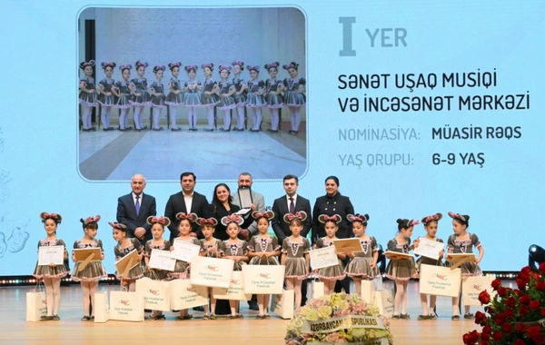 Leyla Əliyeva və Alyona Əliyeva  mükafatlandırma mərasimində iştirak ediblər