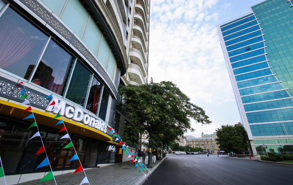 "McDonald"s Azərbaycan" "Nizami Mall"-da yeni restoran açıb