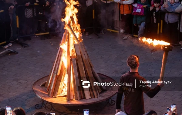 Qədim divarlar arasında bayram ruhu - İçərişəhərdə möhtəşəm Novruz şənliyi