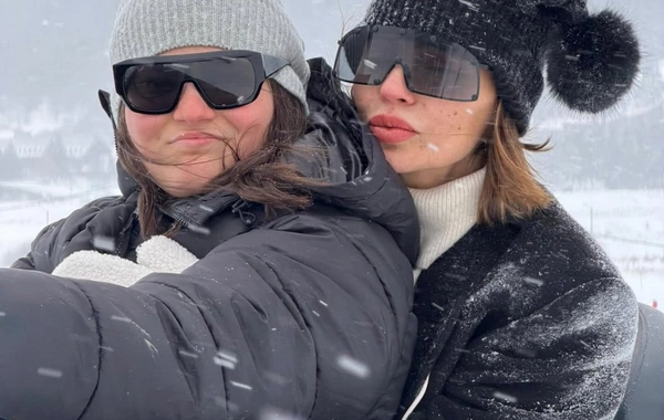 Azərbaycanlı model oğlu ilə Gürcüstanda dincəlir