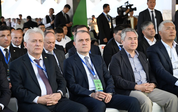 İlham Əliyev Çolpon-Atada üç dövlət başçısı ilə birlikdə Qolf Klubun açılışında iştirak edib