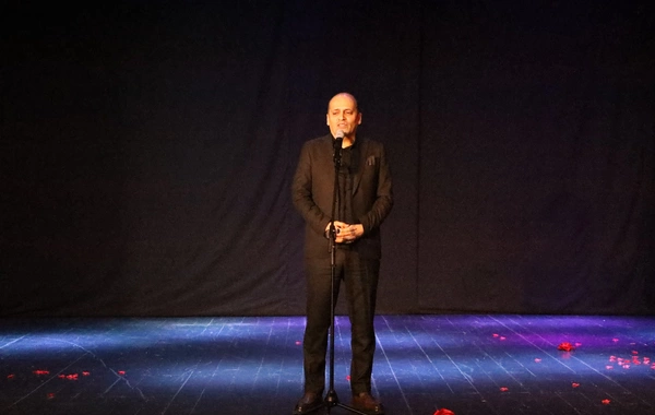 Şuşa Dövlət Musiqili Dram Teatrında inkluziv bir qizin mono tamaşası