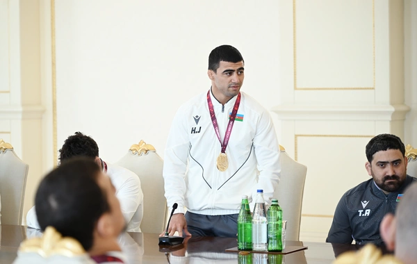 İlham Əliyev Avropa çempionatında komanda hesabında çempion olan güləşçiləri qəbul edib