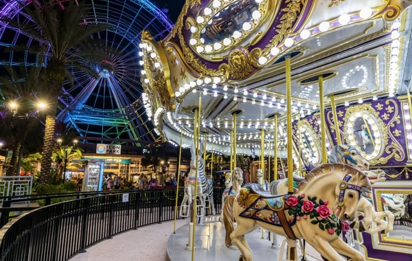 ABŞ-də əyləncə parkındakı iğtişaşlar zamanı iki polis xəsarət alıb