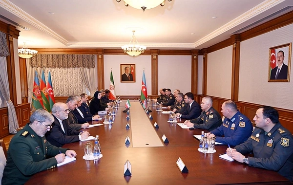 Azərbaycan və İran müdafiə nazirləri Bakıda görüşdülər