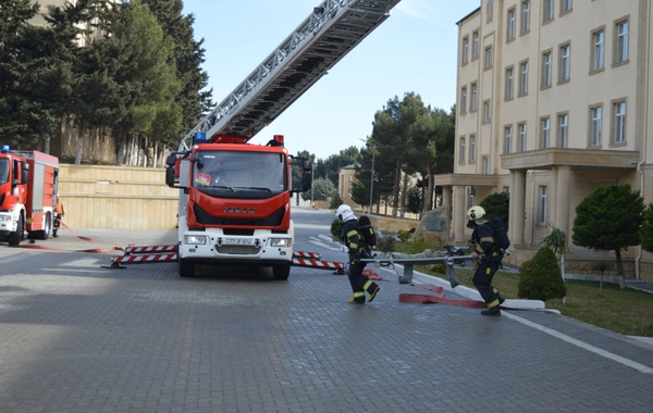 FHN Cəmşid Naxçıvanski adına Hərbi Liseydə təlim keçirib