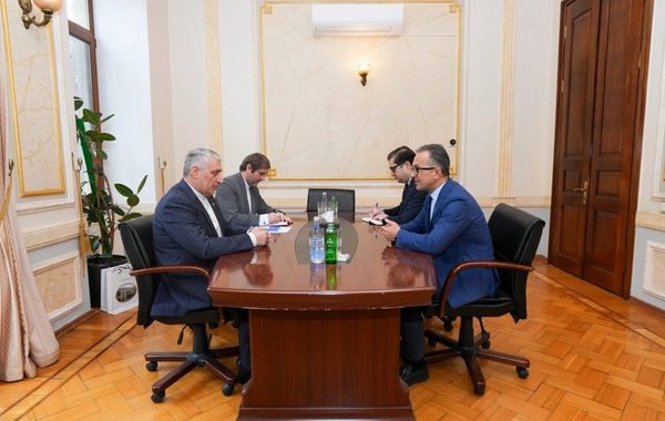 Dövlət Komitəsinin sədri İran səfiri ilə görüşüb