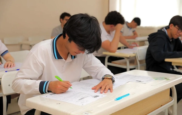 Bu gün 29 mindən çox şagird və abituriyent Azərbaycan dilindən imtahan verib