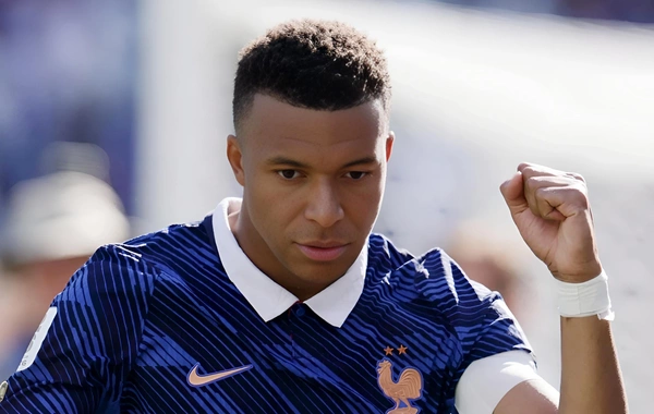 Mbappe: Messi və Ronaldo futbol tarixinin ən yaxşılarıdır