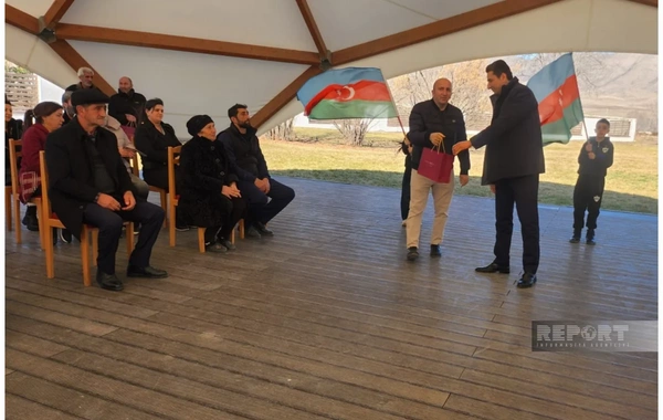 Переселившимся в Ходжалы 30 семьям вручены ключи от квартир