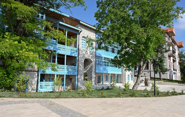 İlham Əliyev Şuşada "Sadıqcanın evi"nin bərpadan sonra açılışında iştirak edib