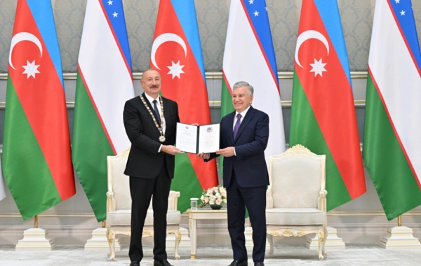 Daşkənddə Azərbaycan və Özbəkistan prezidentlərinin təltifolunma mərasimi keçirilib