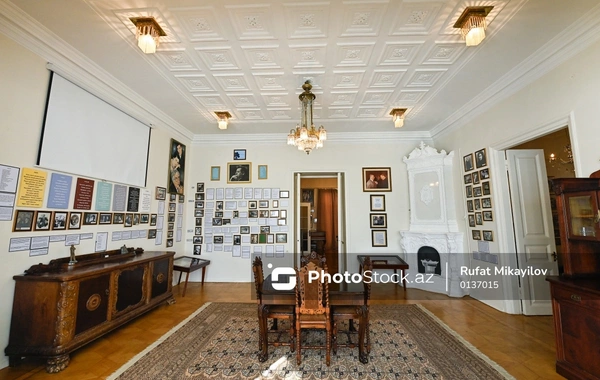 Ov tüfəngi, musiqi qutusu və heykəlciklər - Xalq şairi Rəsul Rzanın Bakıda yerləşən ev-muzeyi