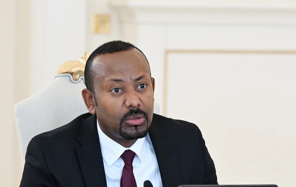 İlham Əliyevin Efiopiyanın Baş naziri ilə geniş tərkibdə görüşü olub və iki ölkə arasında bir sıra sənədlər imzalanıb