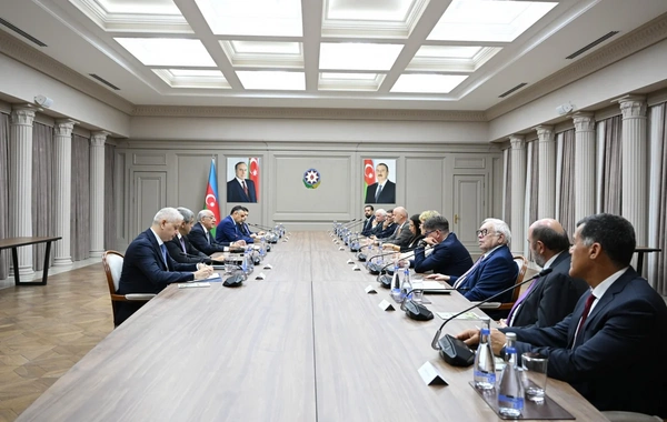 Əli Əsədov beynəlxalq və xarici ölkələrin paralimpiya komitələrinin rəhbər şəxsləri ilə görüşüb