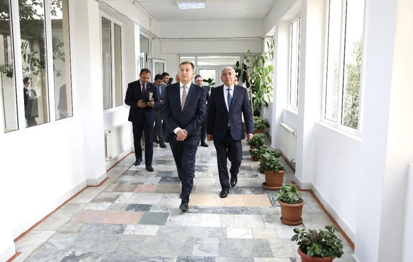 AHİK sədri qurumun Əmək və Sоsial Münasibətlər Akademiyasında tədrisin vəziyyəti ilə maraqlanıb