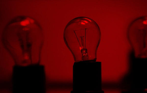 Çerniqovda enerji obyektinə zərbə - Minlərlə ev işıqsız qaldı