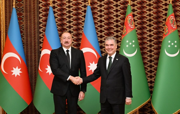 Azərbaycan Prezidenti Qurbanqulu Berdiməhəmmədova zəng edib