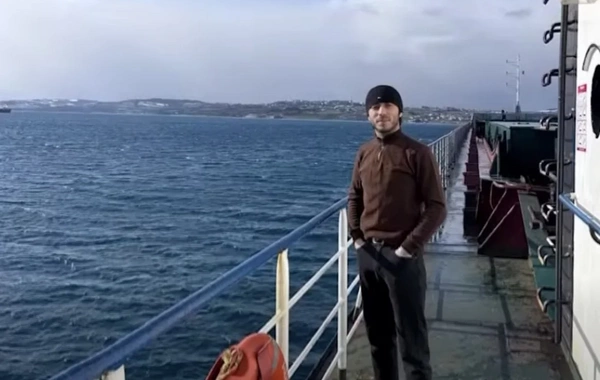 Şəhidimizin adını daşıyan gəmidə dron hücumu nəticəsində yaralanan azərbaycanlının atası danışdı