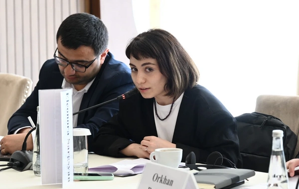 Hikmət Hacıyev Qəbələdə Azərbaycan və Ermənistan vətəndaş cəmiyyətlərinin nümayəndələri ilə görüşüb