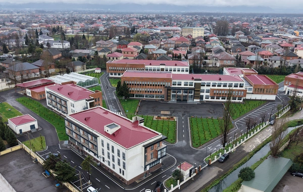 İlham Əliyev Lənkəran Dövlət Peşə Təhsil Mərkəzinin açılışında iştirak edib