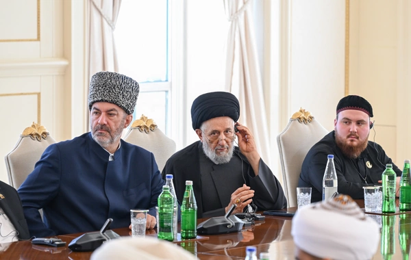 İlham Əliyev Bakıda keçirilən beynəlxalq konfransların iştirakçılarını qəbul edib
