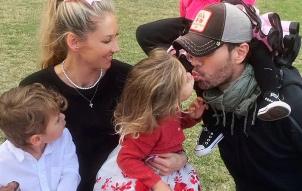 Enrike İqlesias 4-cü dəfə ata oldu