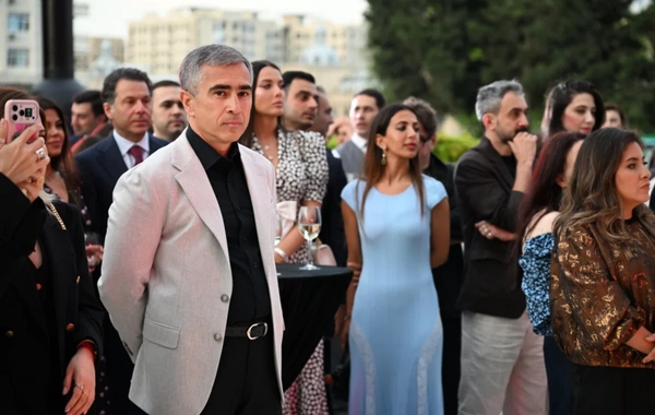 Heydər Əliyev Mərkəzində perulu rəssamın fərdi sərgisinin açılışı olub
