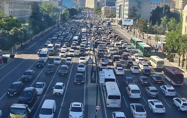Paytaxtın hansı küçələrində sıxlıq müşahidə olunur?