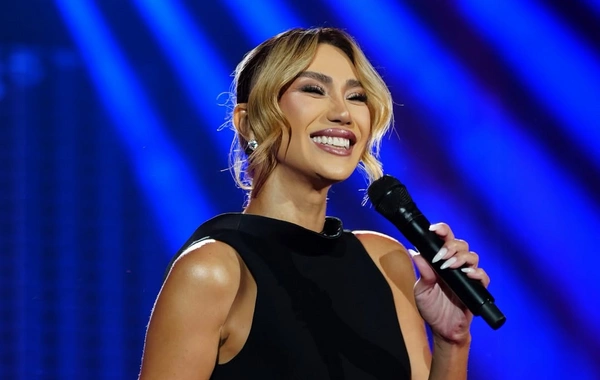 Röya Ayxanın 25 illik səhnə fəaliyyətinə həsr olunan KONSERTDƏN GÖRÜNTÜLƏR Röya Ayxanın 25 illik səhnə fəaliyyətinə həsr olunan KONSERTDƏN GÖRÜNTÜLƏR