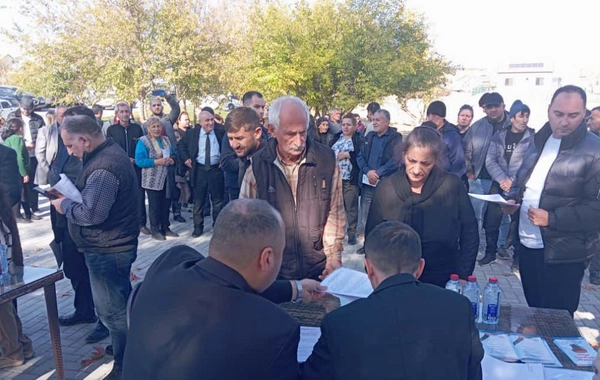 Köç karvanı Cəbrayılın Horovlu kəndinə çatıb, açarlar təqdim olunub