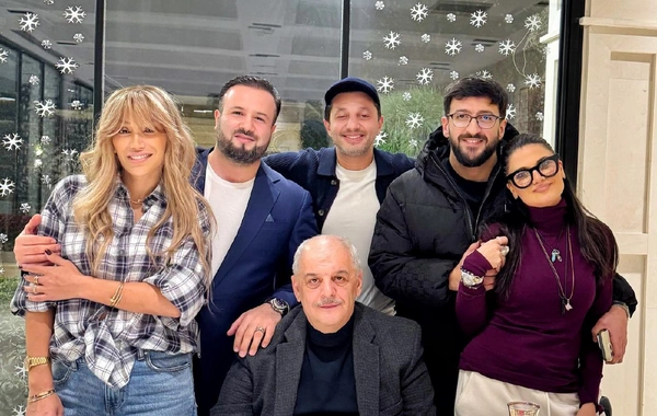 Röya Ayxan məşhurları dəbdəbəli evində qonaq etdi