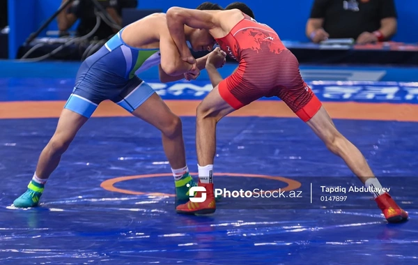 Чемпионат мира по борьбе U17: Эльмир Черкезов проиграл в полуфинале