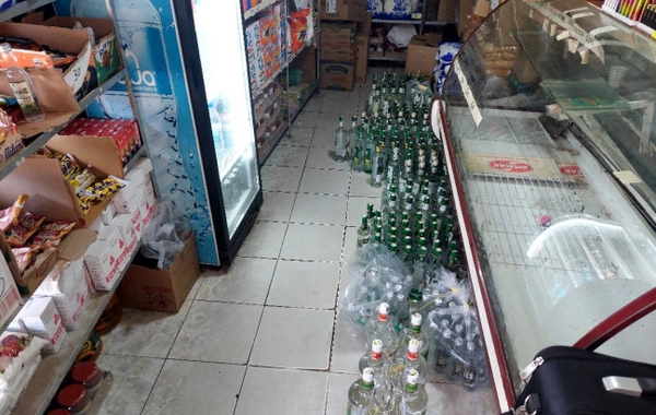 Şəmkirdə mağazada 200-dən çox saxta araq aşkarlanıb