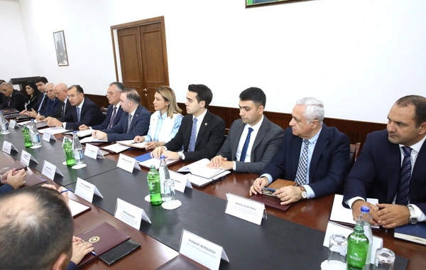 AHİK ilə Mediasiya Şurası arasında birgə əməkdaşlığa dair memorandum imzalanıb