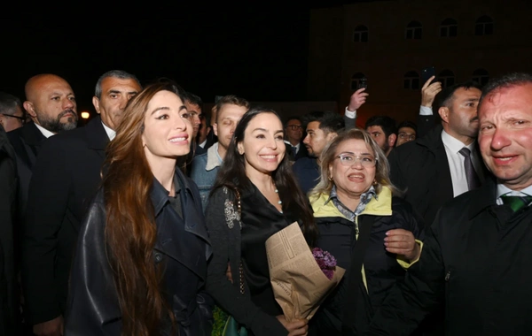 Leyla Əliyeva və Arzu Əliyeva Beynəlxalq Xalça Festivalını ziyarət ediblər
