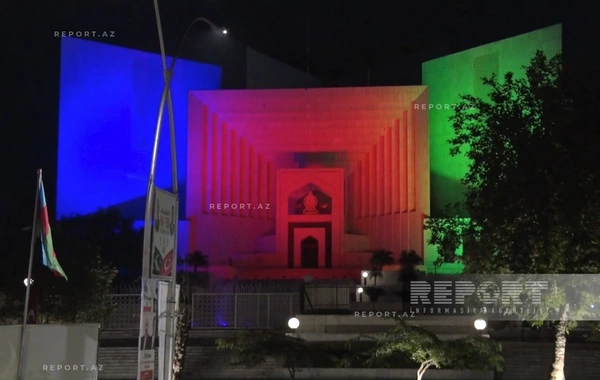 В Пакистане здание офиса премьера подсвечено цветами азербайджанского флага