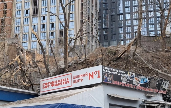 Kiyevə raket hücumu zamanı Azərbaycanın Ukraynadakı səfirliyinə ciddi ziyan dəyib