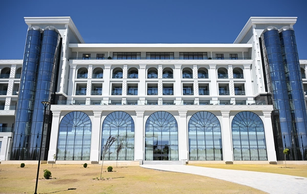 На берегу озера Иссык-Куль состоялось открытие отеля Baku Resort & Spa
