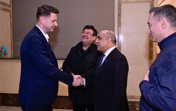 Rumıniya Parlamenti Senatının Sədri Azərbaycana rəsmi səfərə gəlib