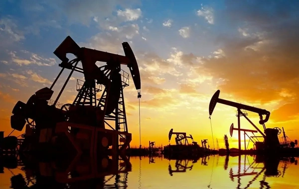 8 ayda Azeri Light markalı neftin orta qiyməti 73 dolları ötüb