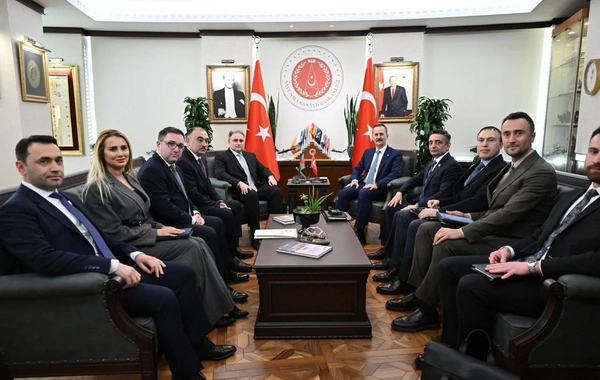 Vüqar Mustafayev Ankarada Yaşar Gülərlə müzakirələr aparıb