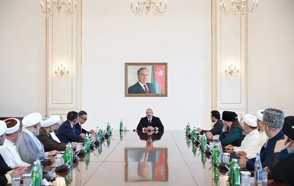 İlham Əliyev Bakıda keçirilən beynəlxalq konfransların iştirakçılarını qəbul edib