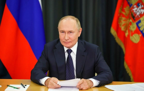 Putinlə Birbaşa xətt 5 saata yaxın davam edib